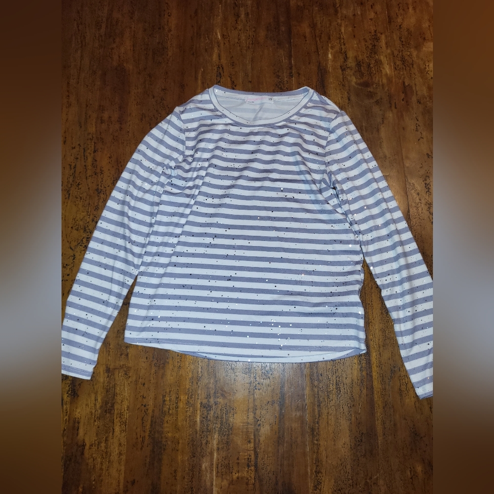 Girl's Young Hearts long sleeve shirt size 10 glittery gray white like new